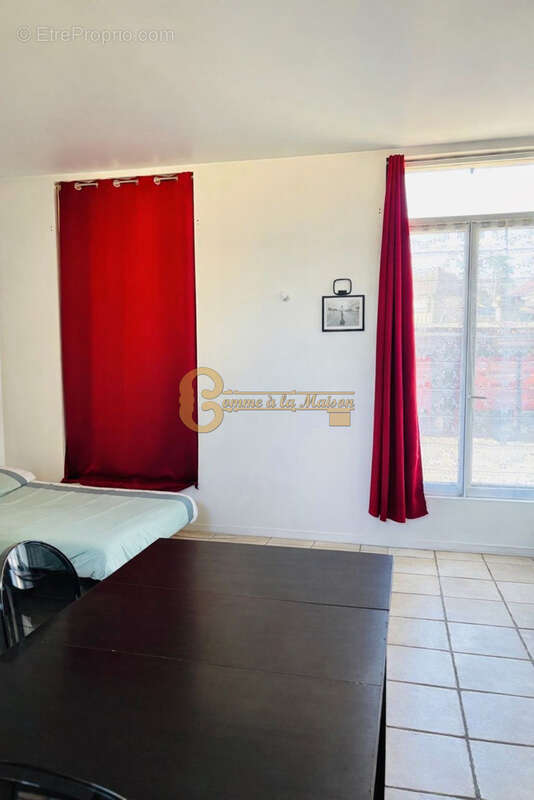 Appartement à MOUY