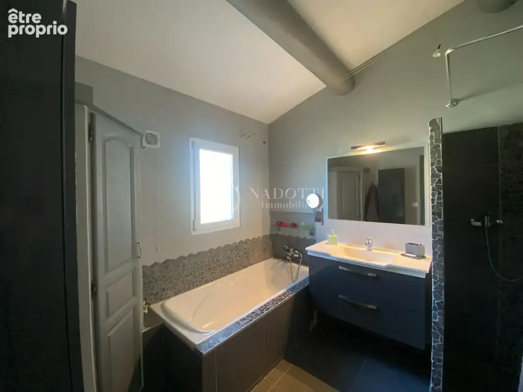 Coup de coeur : Maison  de charme Cheval Blanc 6 pièce(s) 175 m2 - photo 13