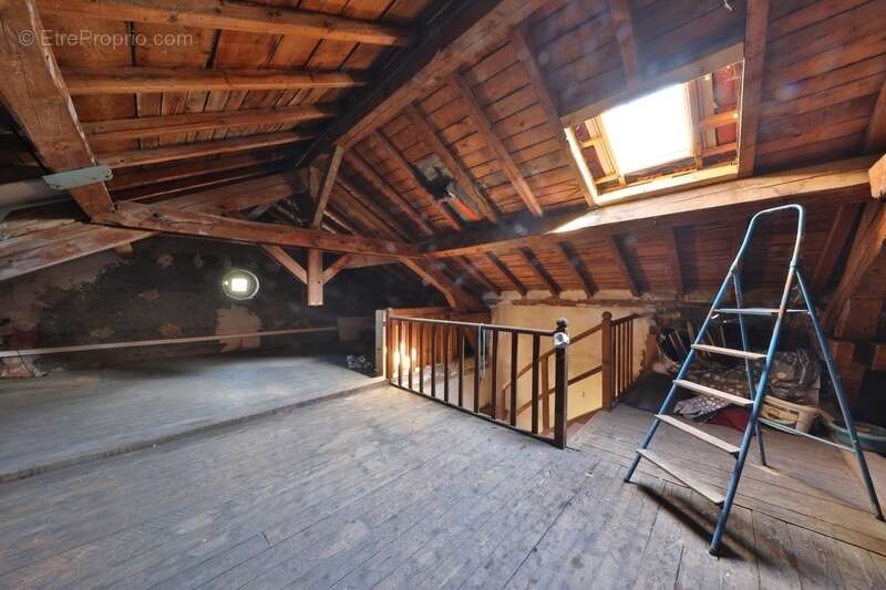 Maison à MONTREVEL-EN-BRESSE