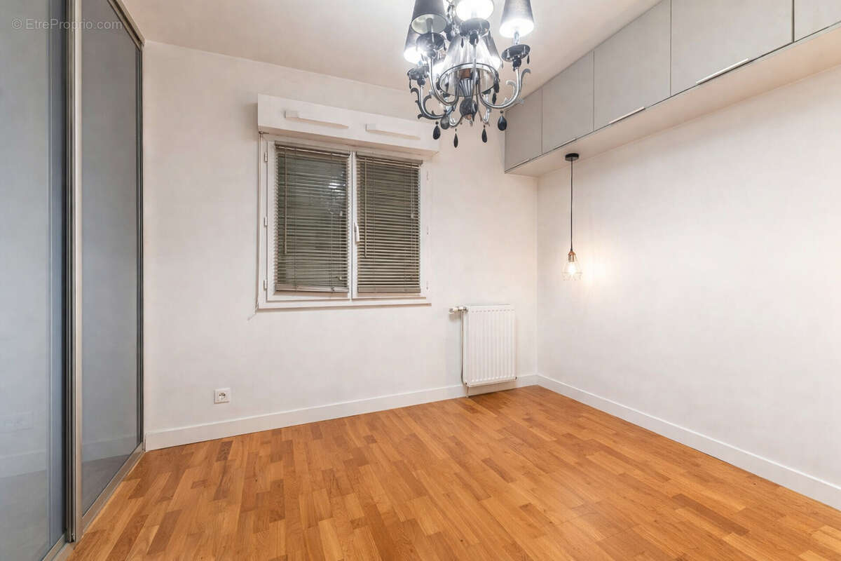 Appartement à LA GARENNE-COLOMBES