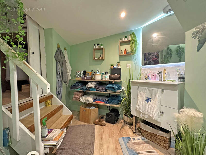 Autre à VERNEUIL-SUR-SEINE