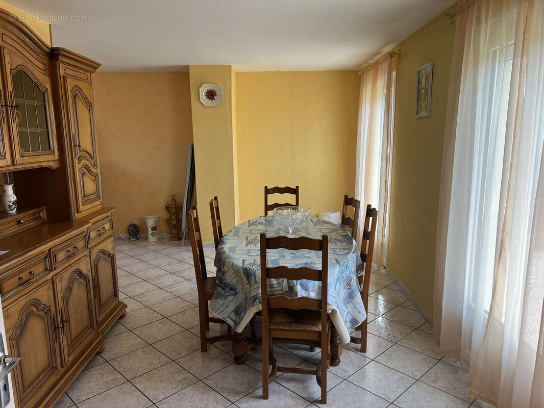 Maison à CHAROLLES