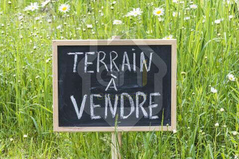 Terrain à SAINT-ETIENNE-DU-GRES