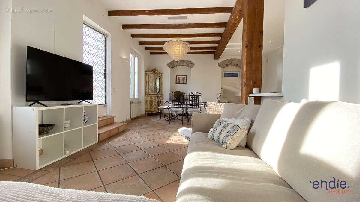 Maison à VALLAURIS