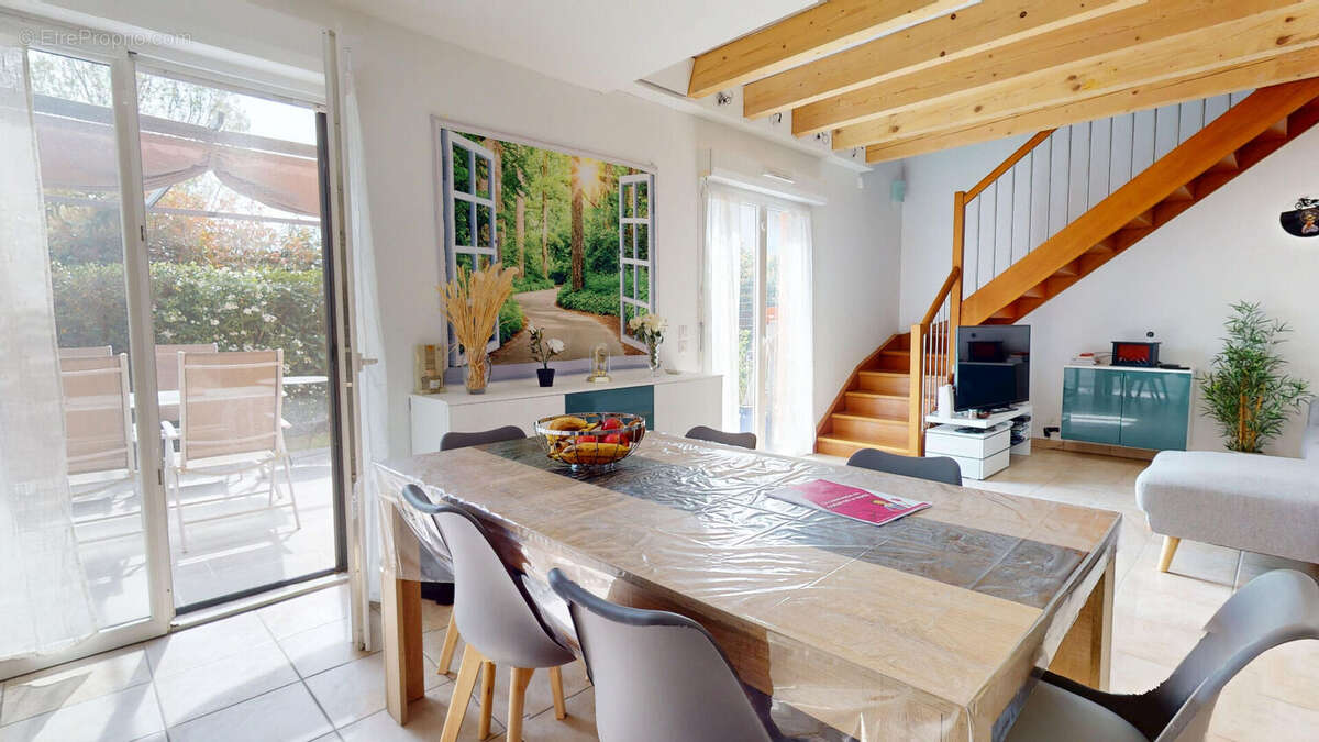 Maison à CHATILLON-LA-PALUD