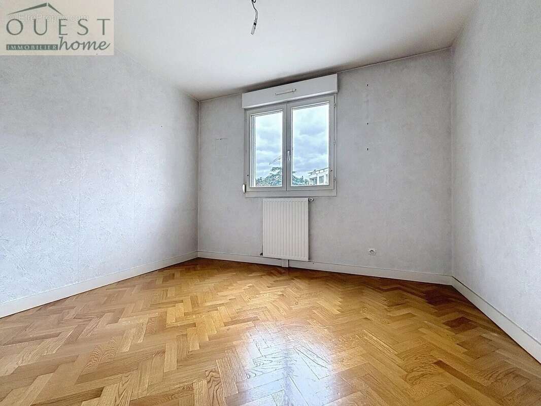 Appartement à CHARBONNIERES-LES-BAINS