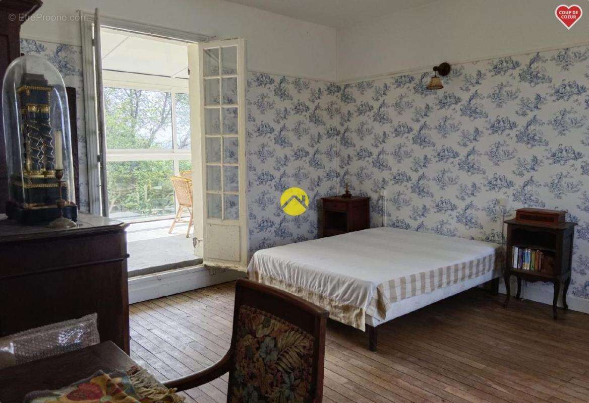 Maison à CHENIERS
