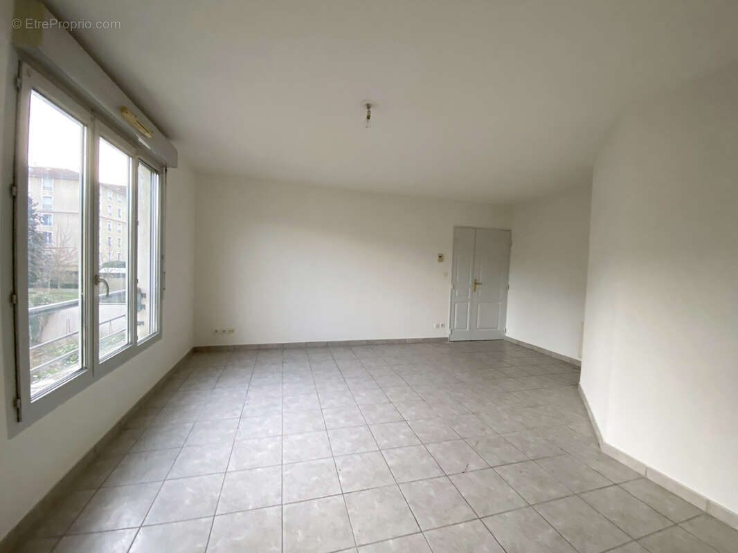 Appartement à LYON-8E