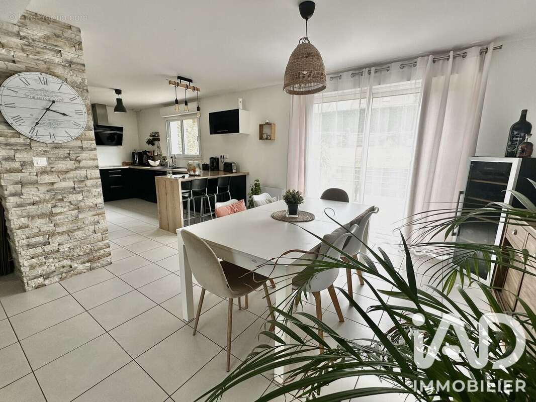 Maison 96 m² à Sideville  - photo 5
