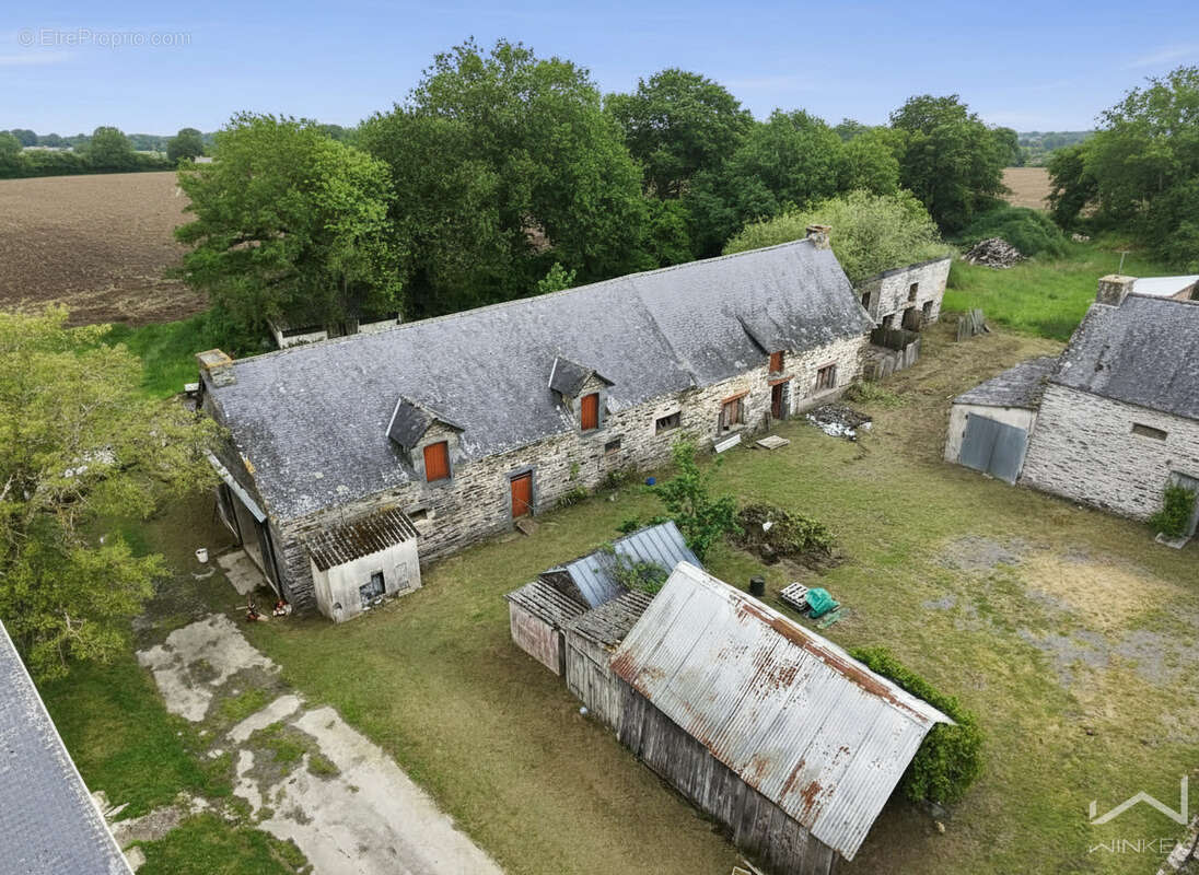 Maison à CARENTOIR