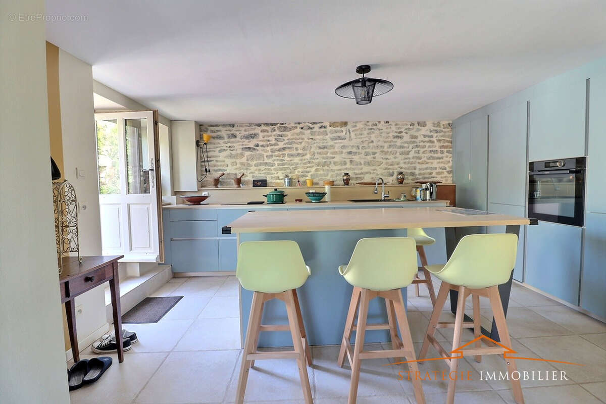 Maison à SAINT-MARTIN-DU-TARTRE