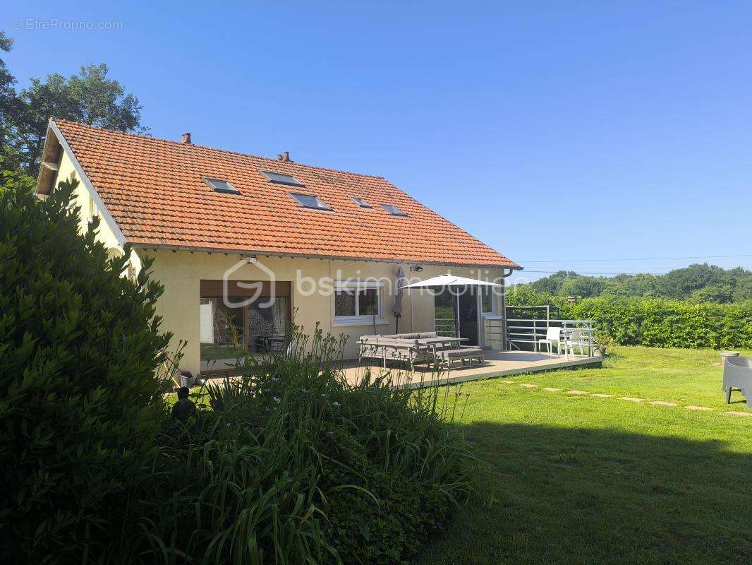 Maison à VILLAINES-SOUS-LUCE