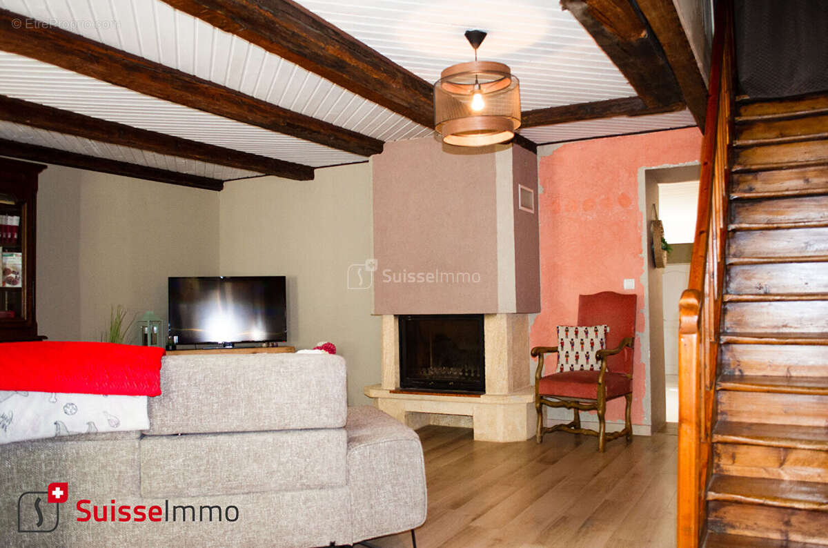 Maison de caractère à Blamont 9 pièce(s) 159 m2 , sur une parcelle de 427 m² - photo 5