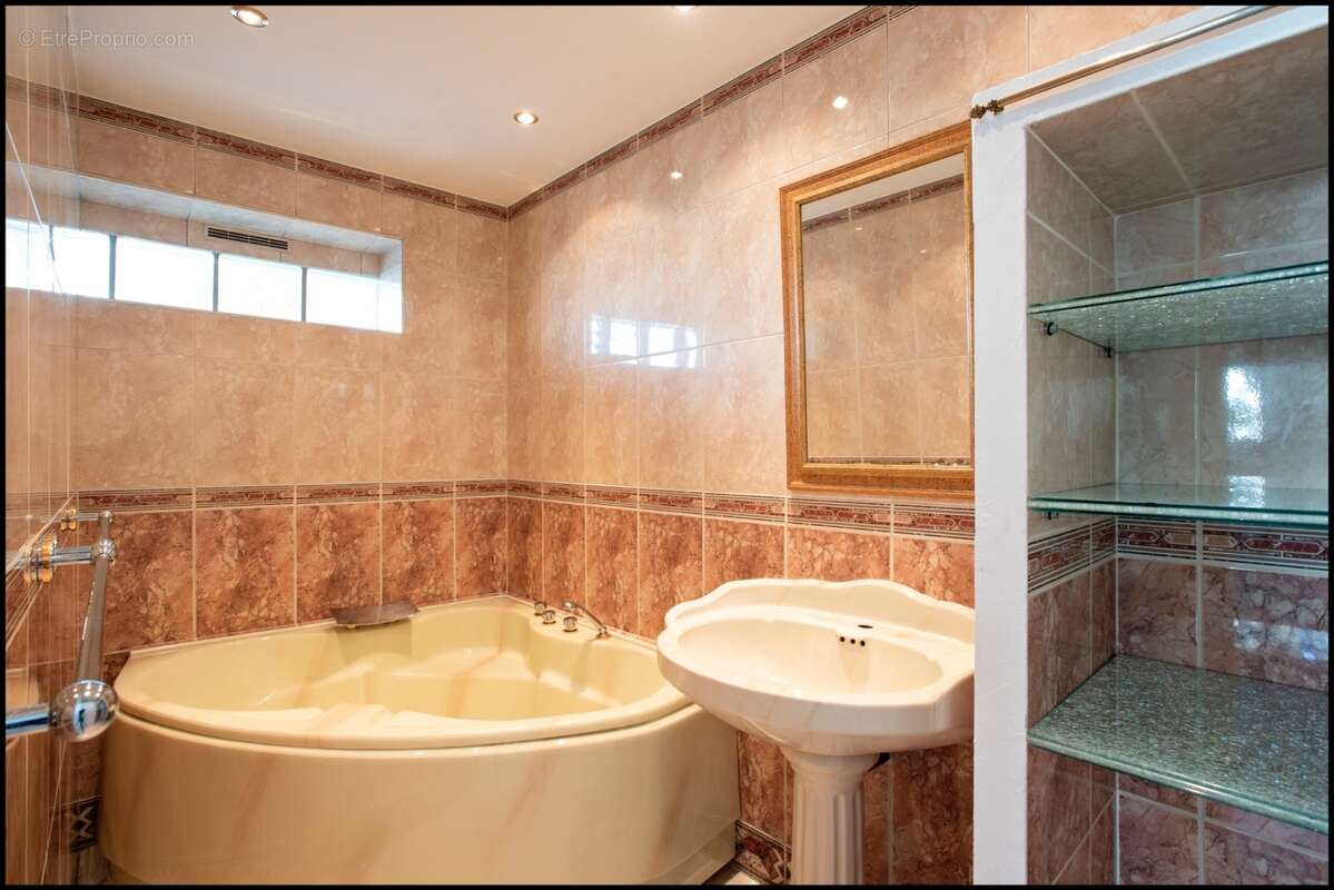 Appartement à vendre 3 pièces CHOISY LE ROI (94) - photo 13