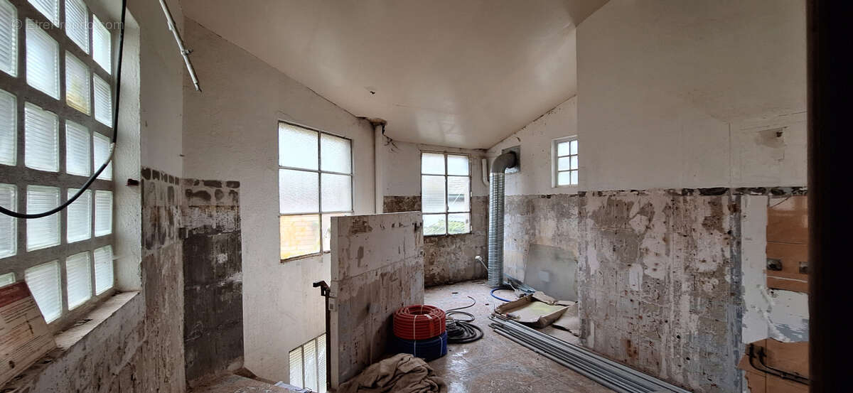 Maison à VILLENEUVE-L'ARCHEVEQUE