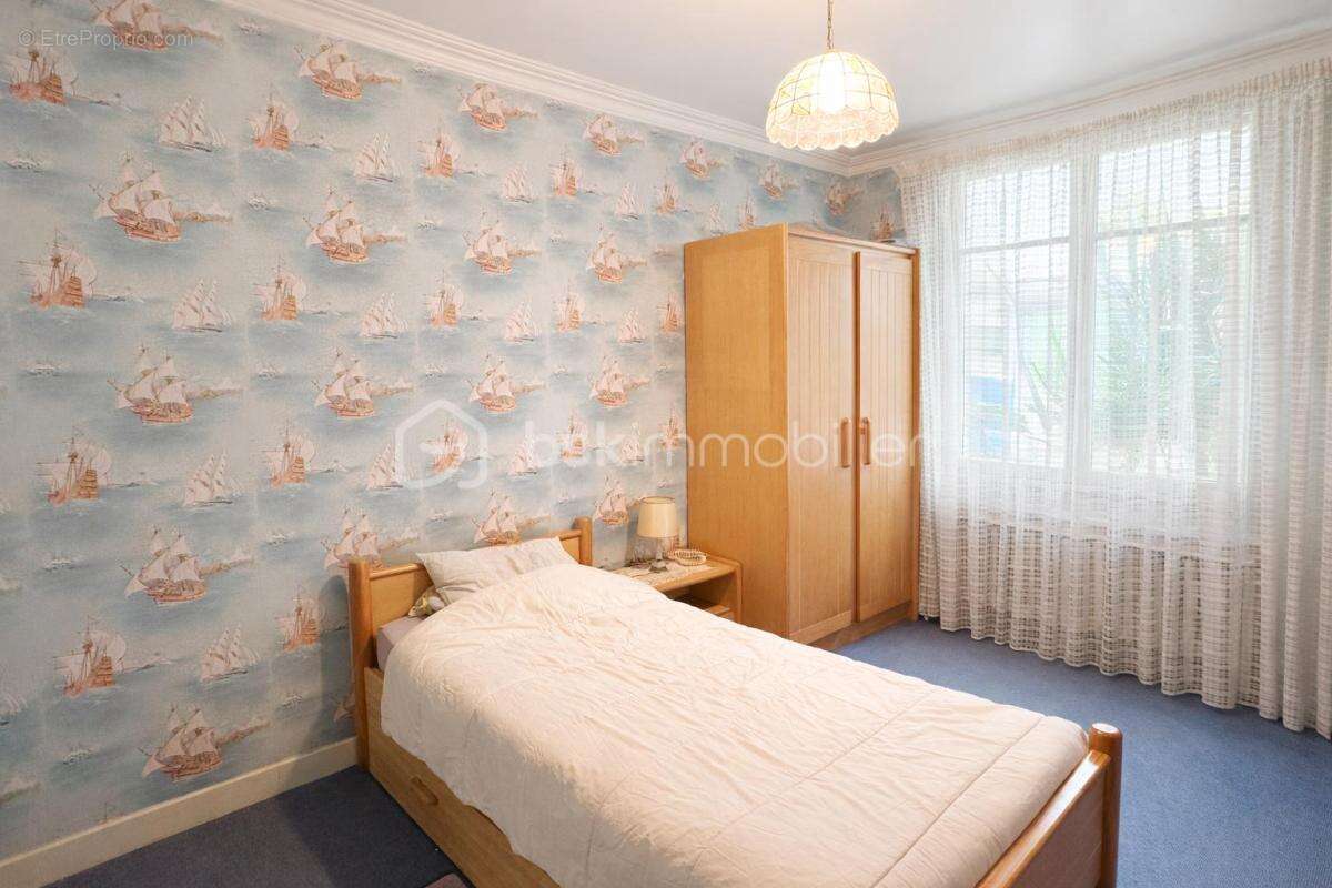 Maison à L'HAY-LES-ROSES