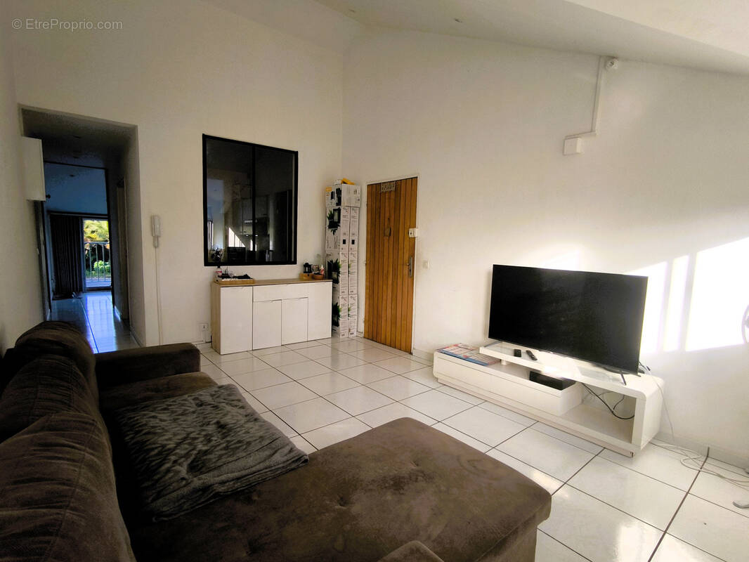 Appartement à BAIE-MAHAULT