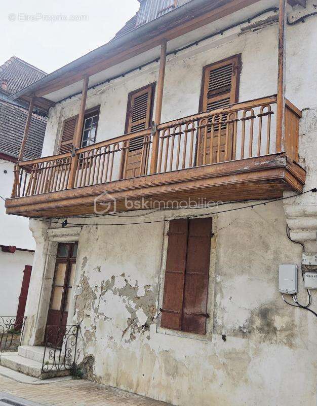 Immeuble de caractère – Centre historique de Salies-de-Béarn - photo 2