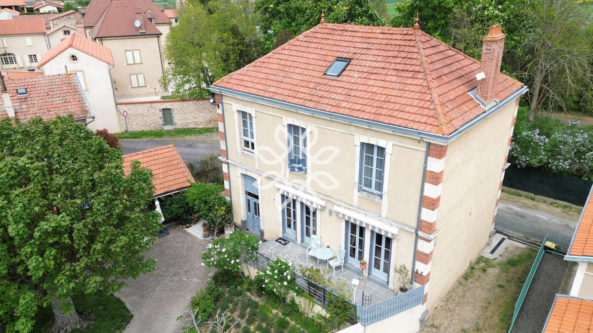 Maison à BOURNONCLE-SAINT-PIERRE
