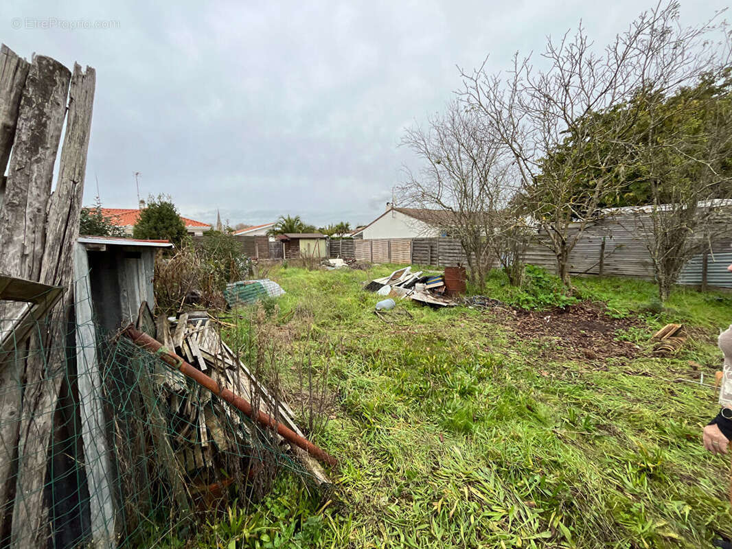 Terrain à PAREMPUYRE