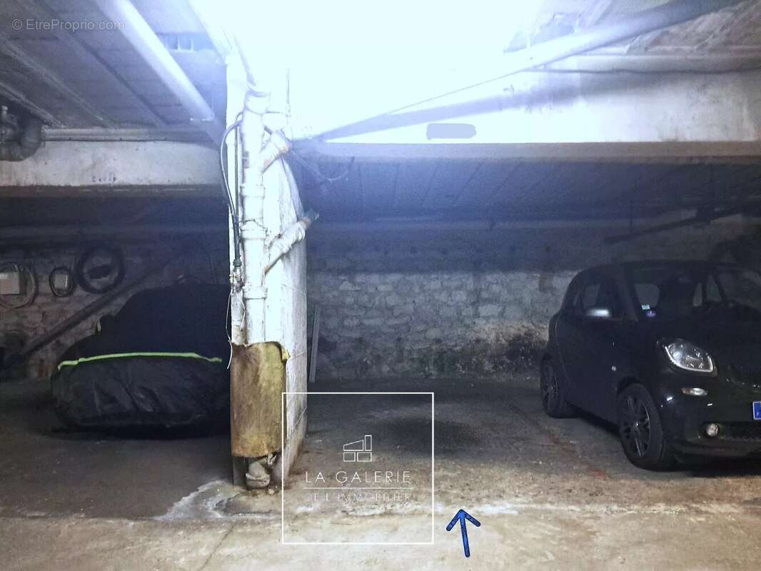 Parking à PARIS-16E