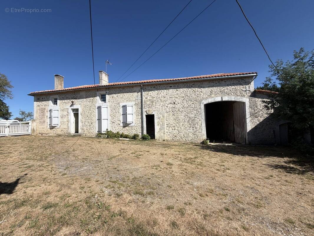 Maison à PERIGNAC
