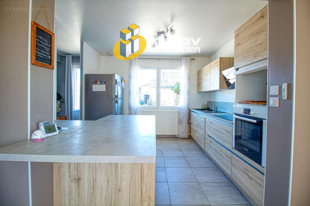 Maison à L'ABERGEMENT-DE-CUISERY