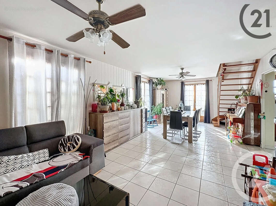 Maison à SAINTE-SAVINE