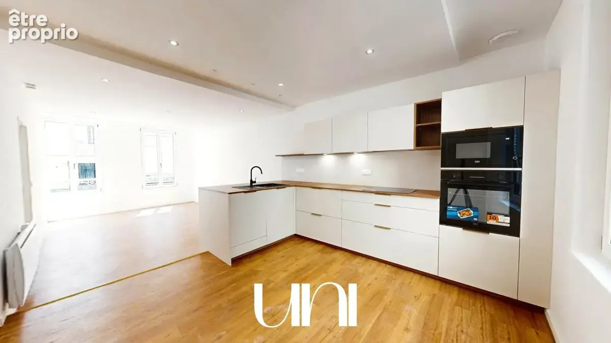 Appartement 2 pièces de 47m2 rénové- Hypercentre Bayeux - photo 2