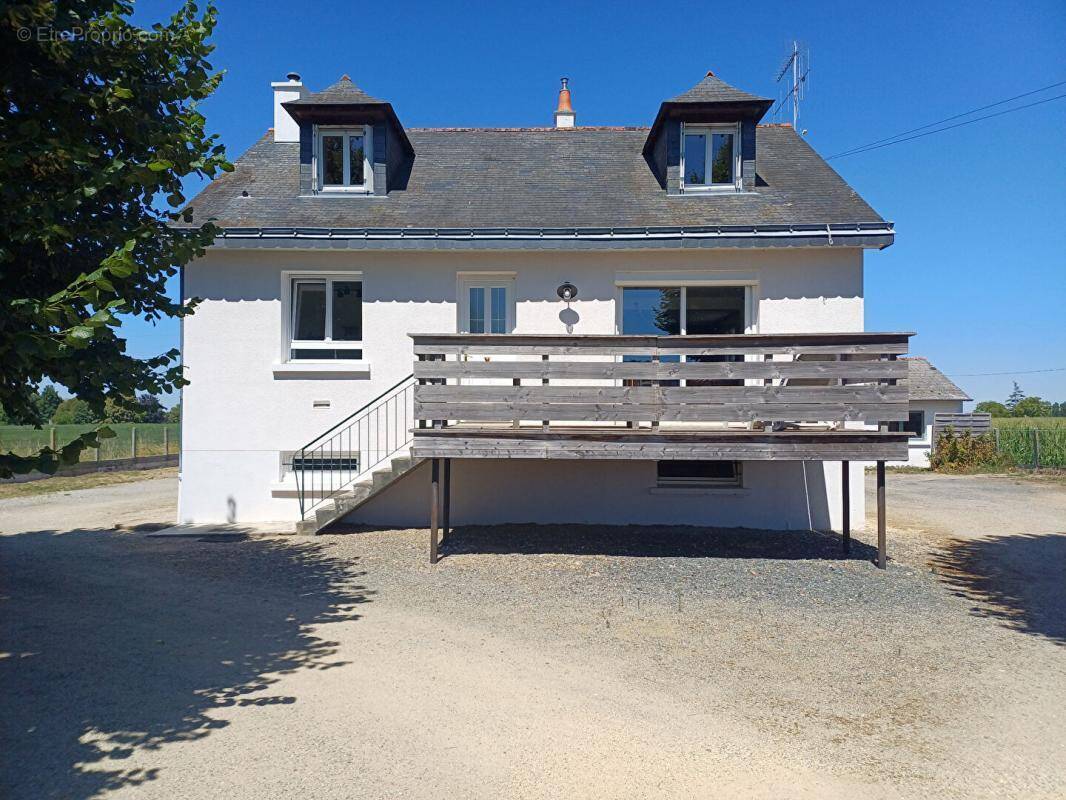 Maison à VERNANTES