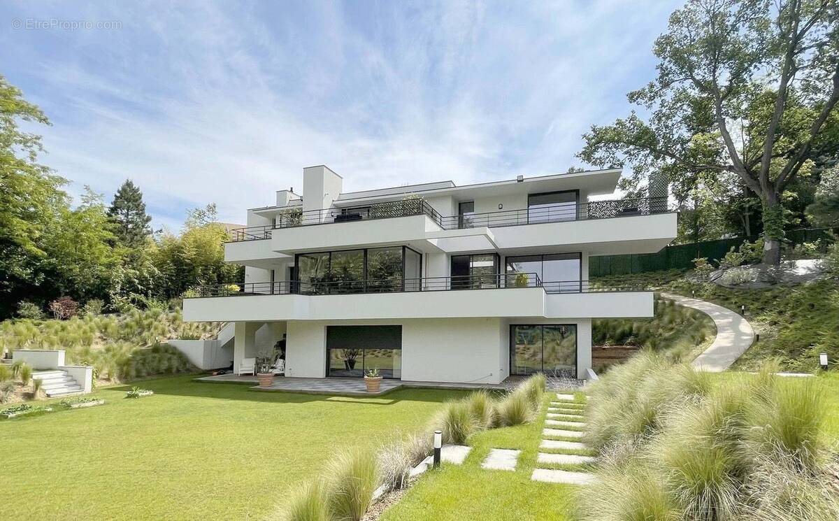 Maison à LA CELLE-SAINT-CLOUD