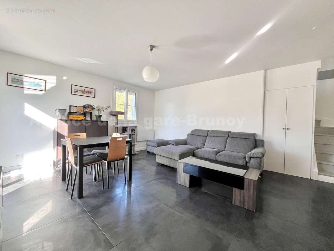 IMG_0562 - Appartement à BOUSSY-SAINT-ANTOINE