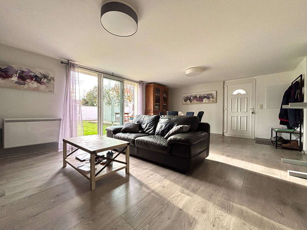 Appartement à THENAC