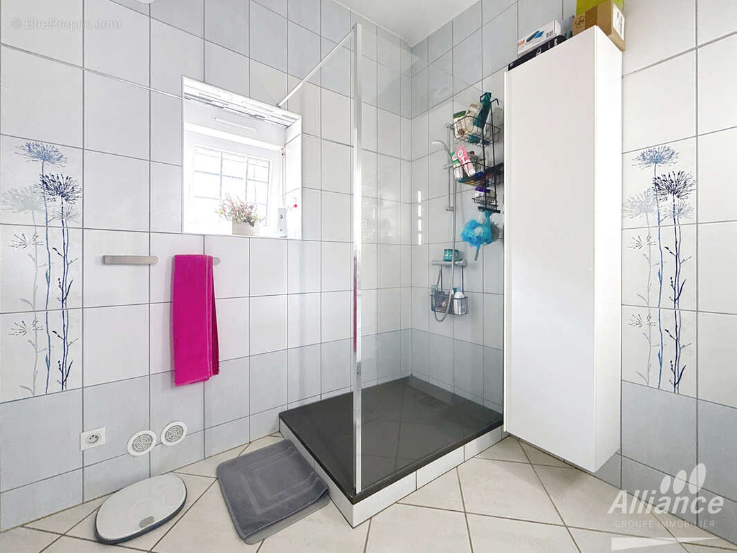 A VENDRE - Bel appartement T3 entièrement rénové. - photo 6