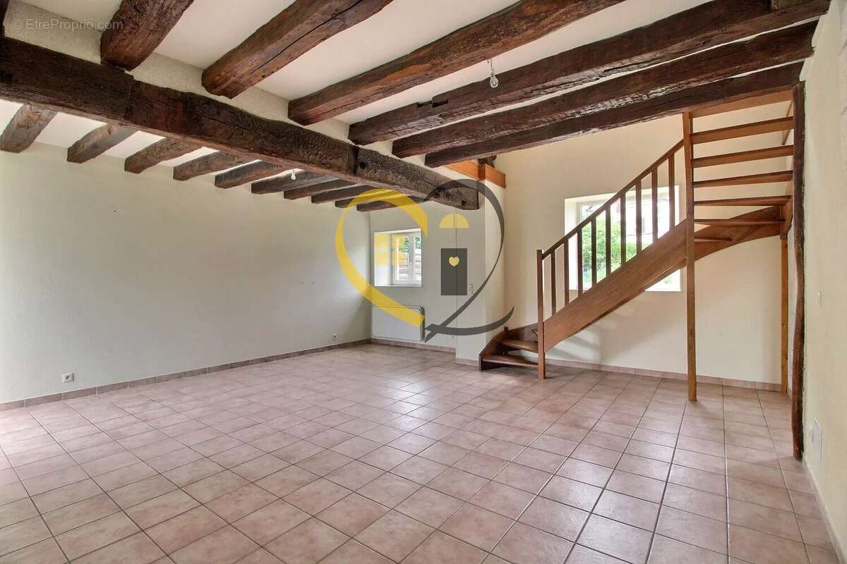 Maison à PLAIMPIED-GIVAUDINS
