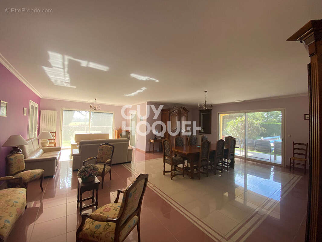 Maison à LES BILLAUX