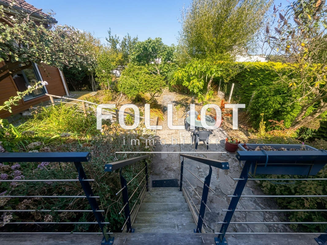 À Vendre : Pavillon sur sous-sol 6 pièces à vendre à Sainte-Honorine-des-Pertes, Aure sur Mer - photo 11