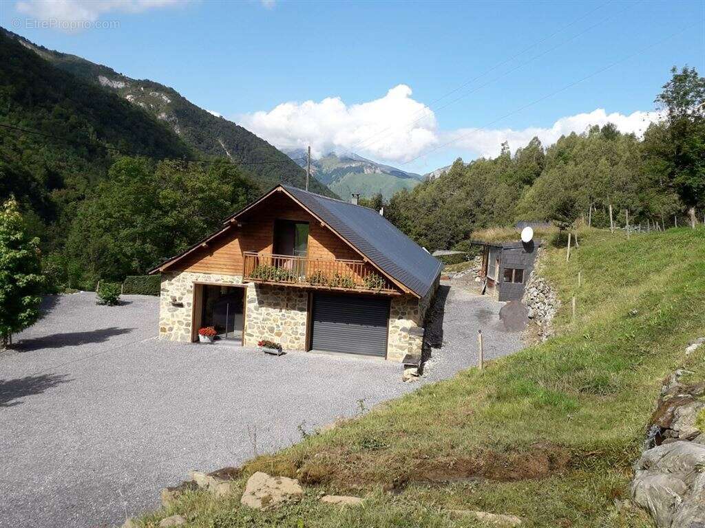 Maison à EAUX-BONNES