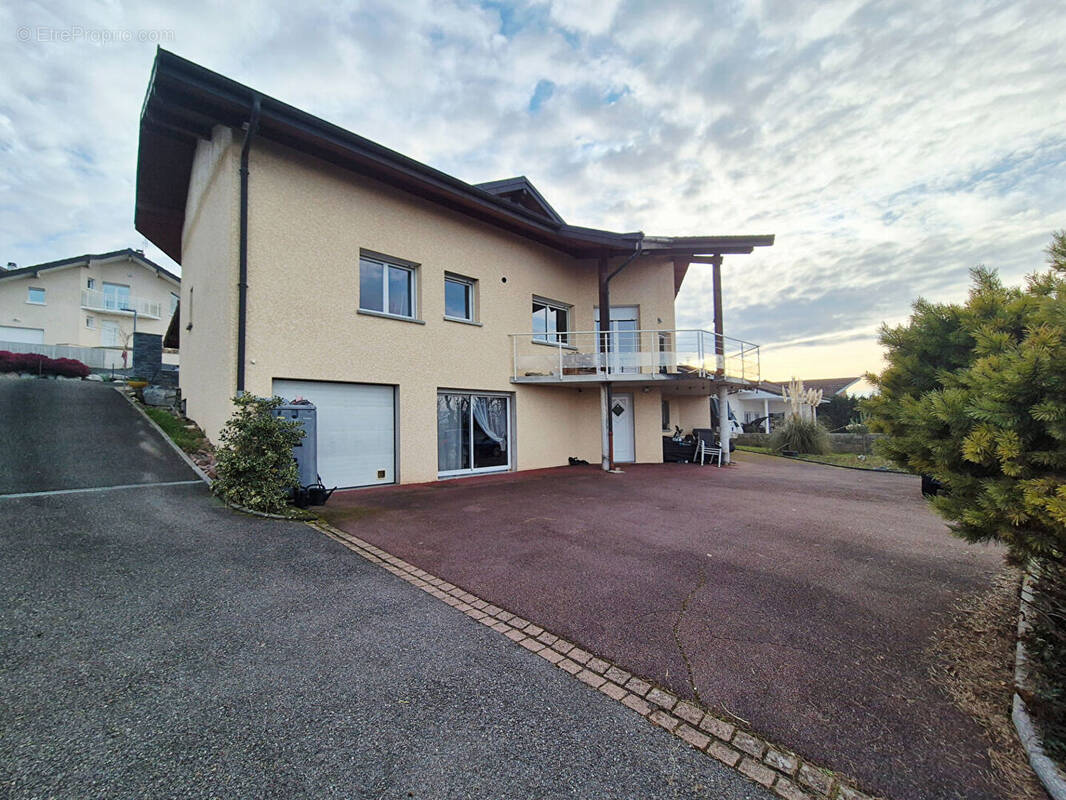 Maison à PUBLIER