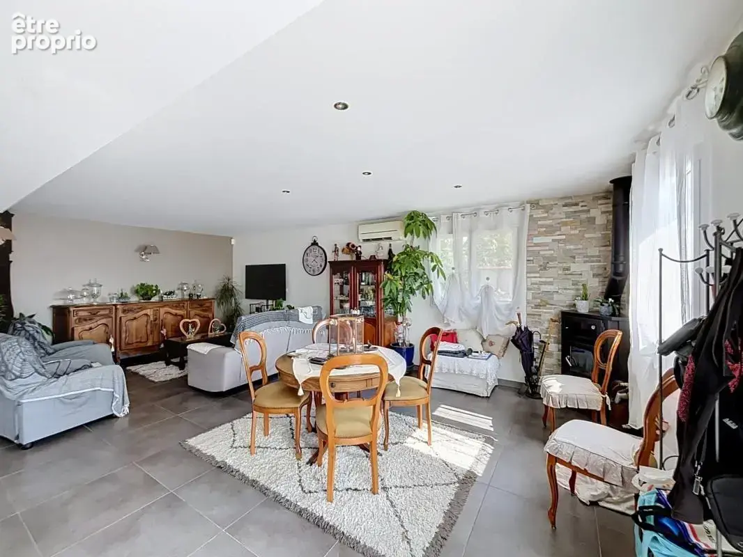 Marseille 13ᵉ – propriété de 167 m² – 4 logements indépendants – piscine – 2 garages- dpe a - photo 4