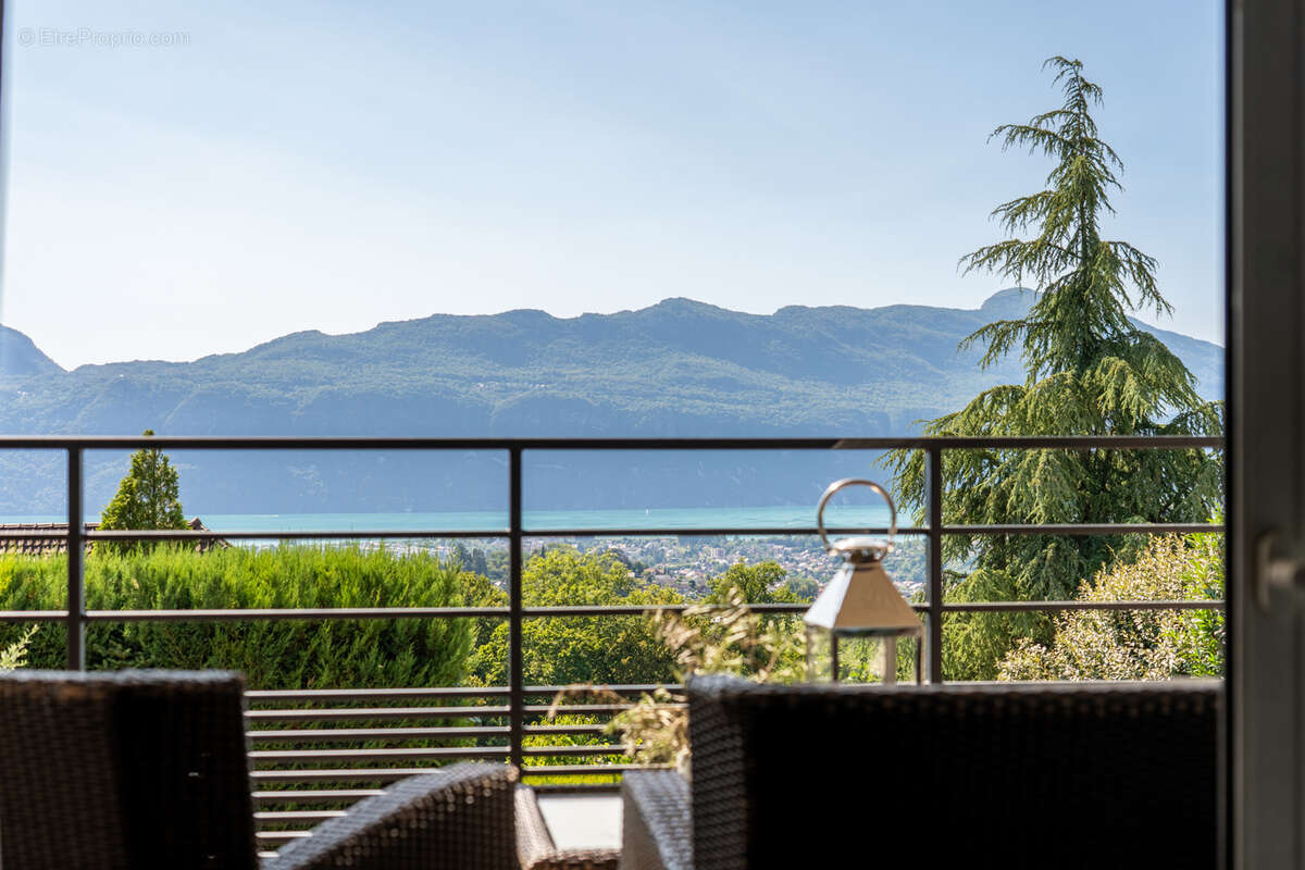 Hauteurs AIX LES BAINS - Villa familiale : panoramique sur le lac - piscine et jardin - photo 25