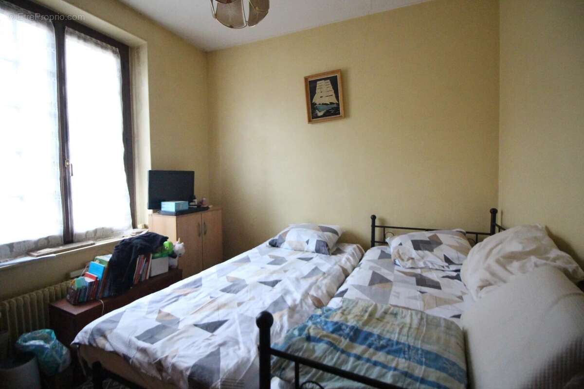 Maison à CIRES-LES-MELLO