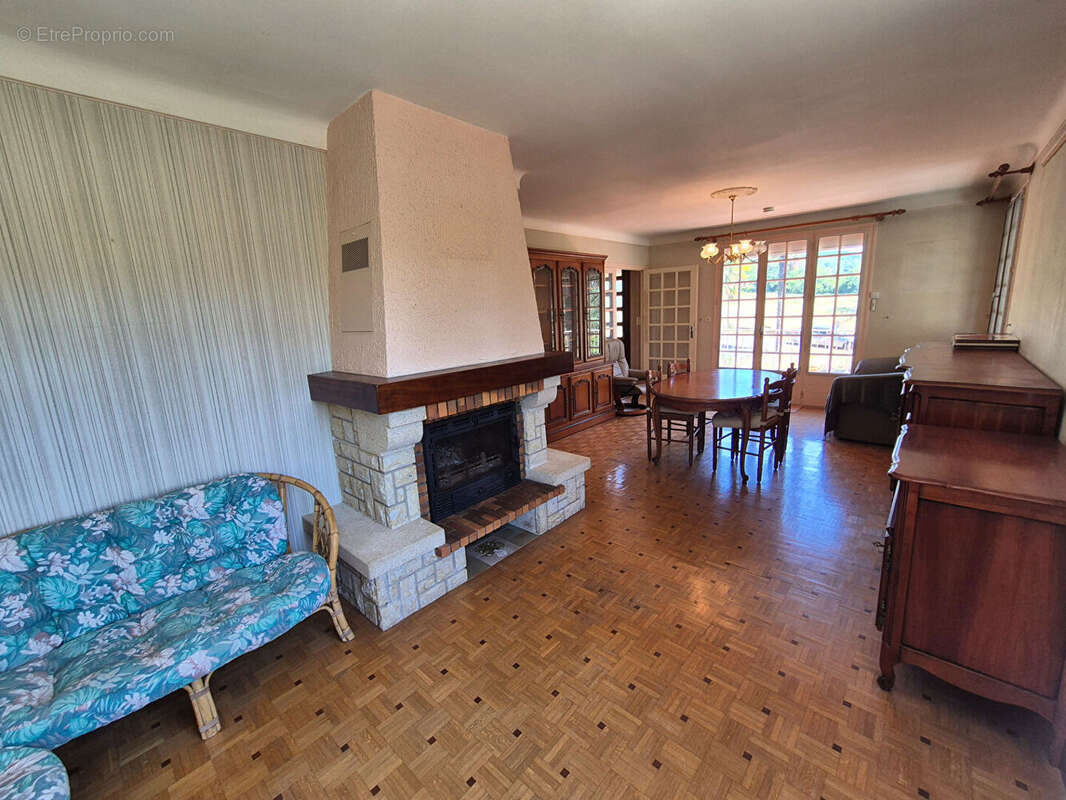 Maison Foix 5 pièce(s) 134 m2 carrez sur terrain de 2152 m² - photo 4