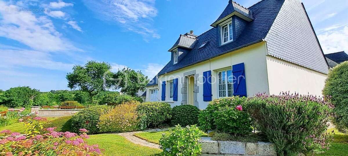 Maison à HUELGOAT