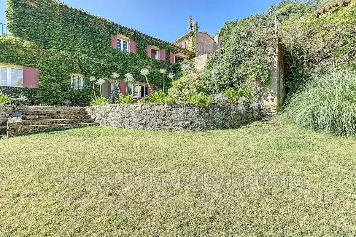 Maison à LA GARDE-FREINET