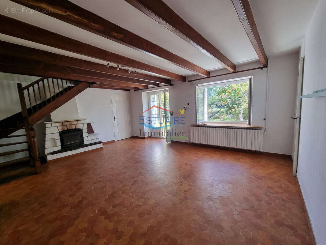 Maison à SAINT-ETIENNE-DE-MONTLUC