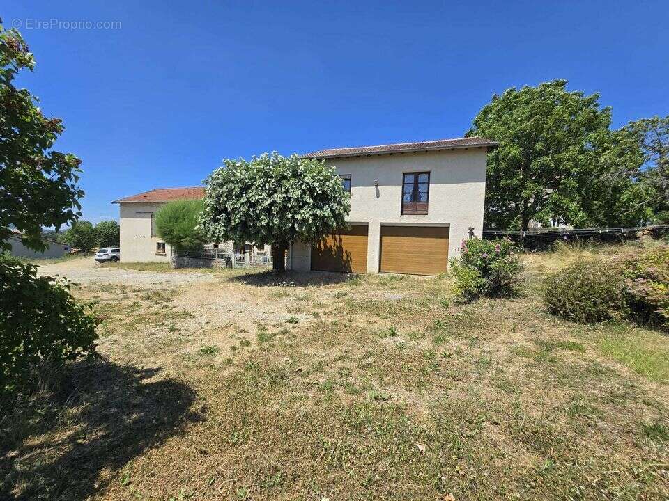Grande propriété avec dépendances, terrain, garage proche de - photo 26