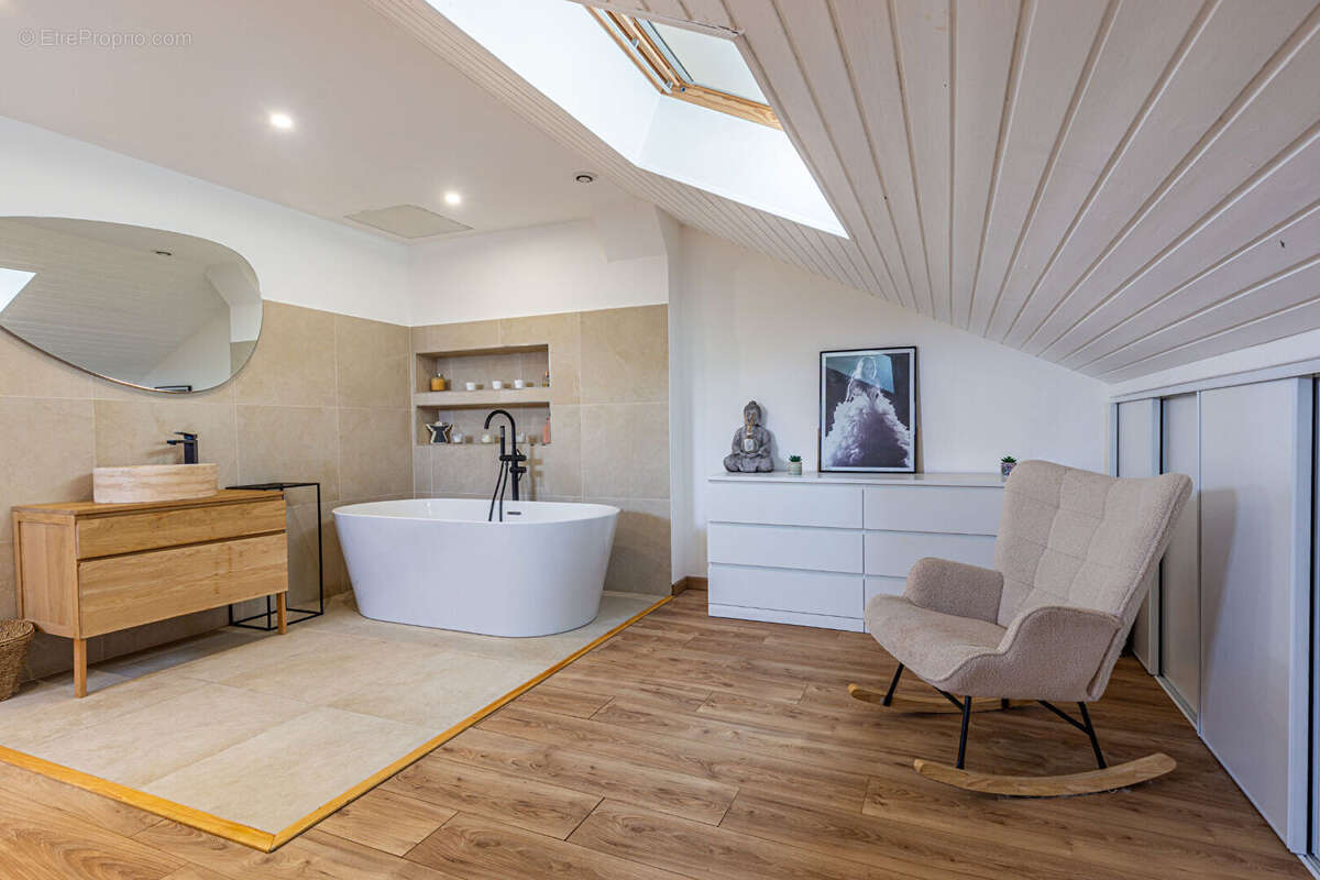 Agence immobiliere laforet - exclusivite - "cactus" - annecy - secteur meythet - appartement duplex t4 de 119.72m² - balcon - photo 5
