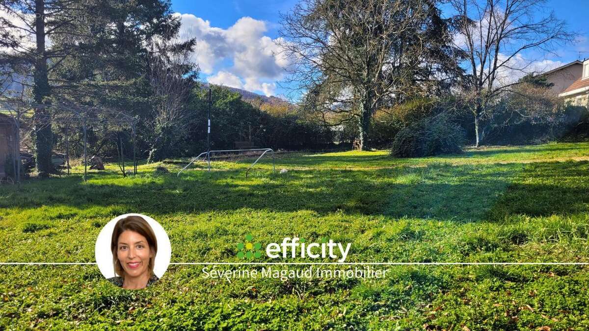 Terrain à PONTCHARRA-SUR-TURDINE