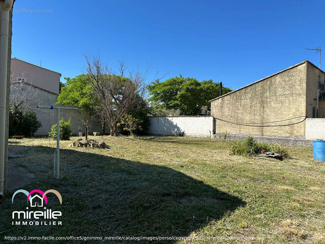 Maison à JONQUIERES-SAINT-VINCENT